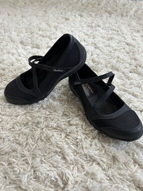Skechers Black Mary Jane Cross-Strap Flats Sz 7 NWOT